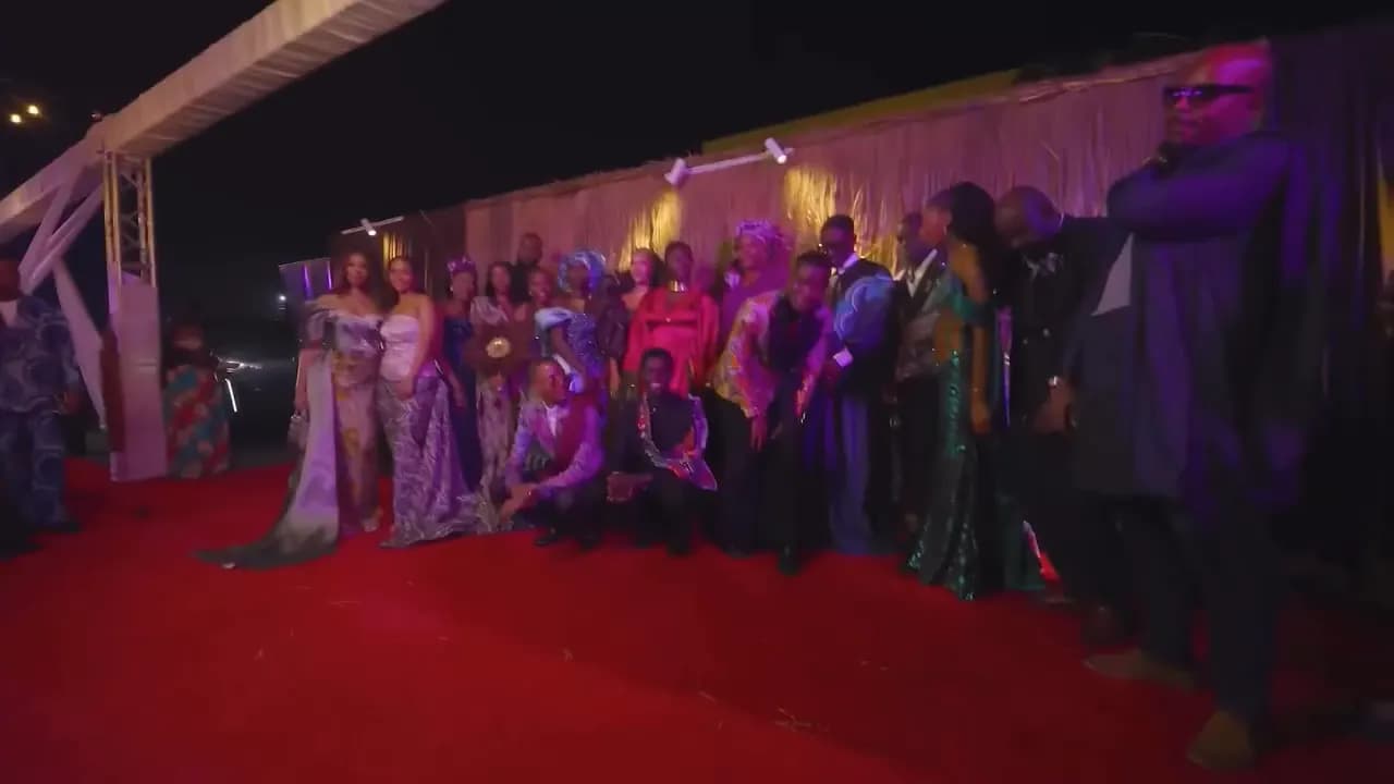 Tapis rouge lors d’un événement culturel produit par Amcros Events