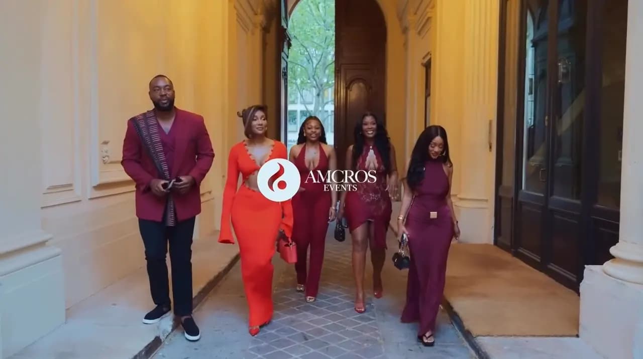 Arrivée des invités lors d’une soirée produite par Amcros Events